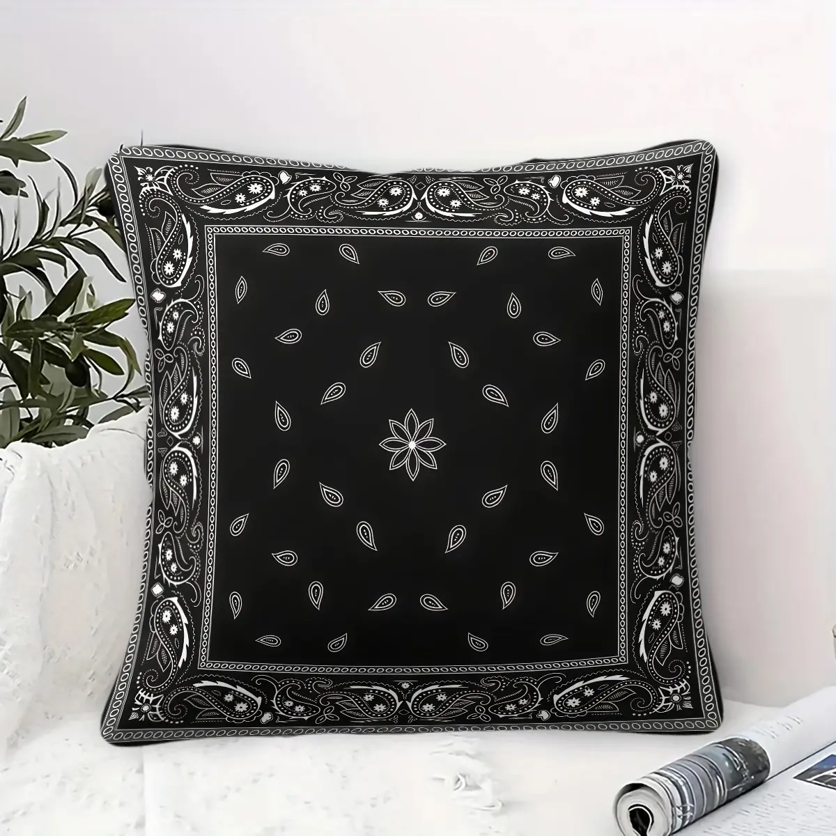 Paisley Pattern Throw Pillow – Classic Western-Style Print Cushion; Stylish & Minimalist Bedroom Decor; Soft & Comfortable for Home or Office Accent Pillow (5 Patterns Available) – 45x45cm (1 Piece，Pillow insert included.)