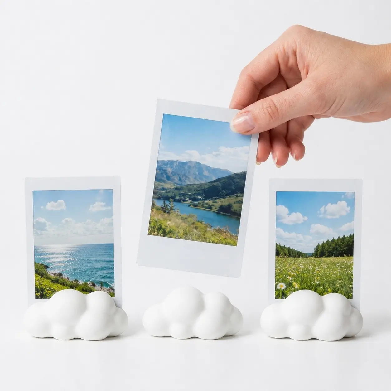 4 Pcs Mini Cloud Photo Holder, Desk Clip for Polaroid/photo Cards, Multi-Use Stand for Notes/memos, Tabletop Display for Office, School, Home, Kids Room Decoration, Desk Accessories