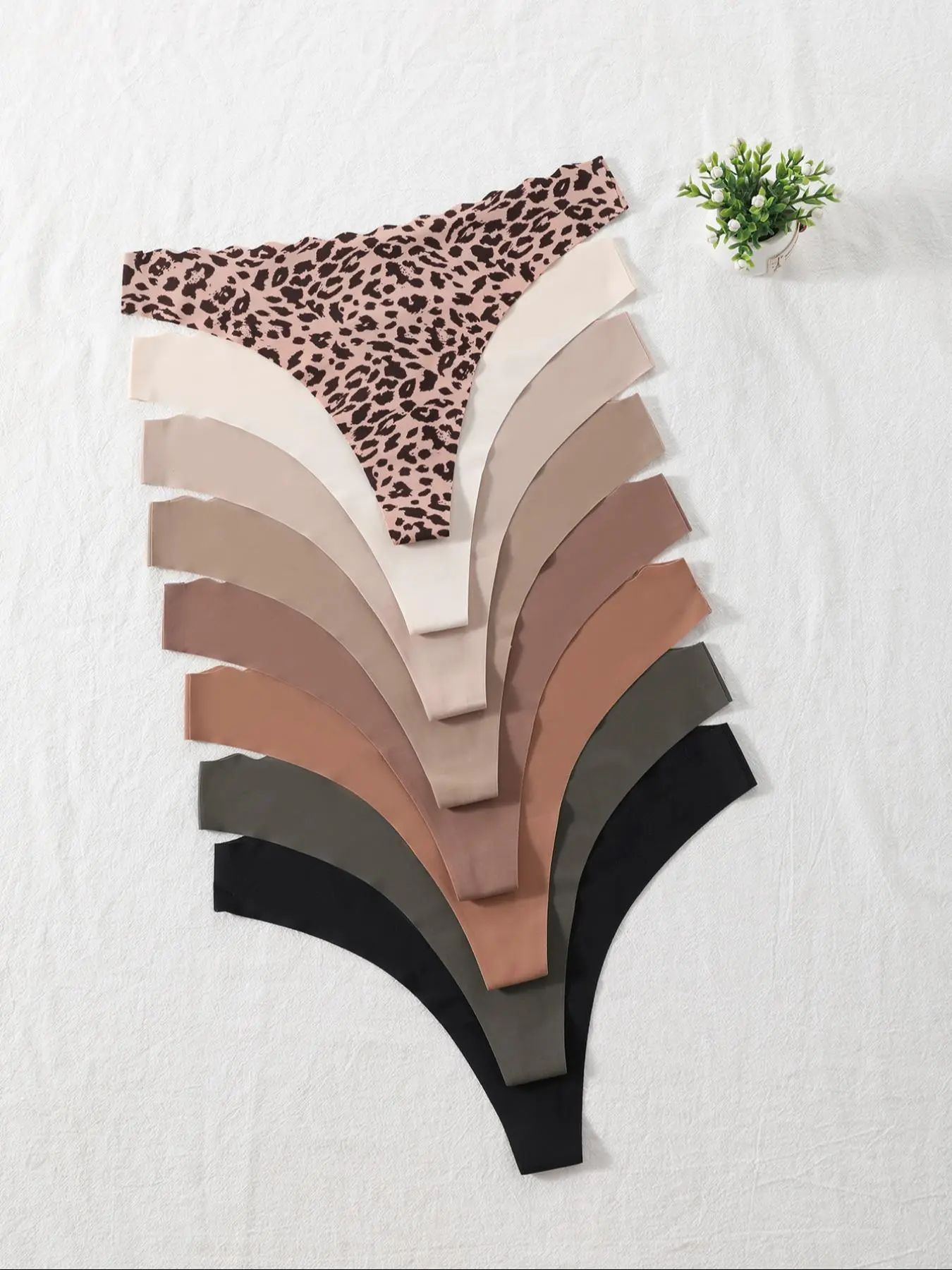 Women's Solid & Leopard Print Scallop Trim Nylon Thong, Breathable Lightweight Comfortable Casual Panty for Daily Wear, Ladies Underwear for All Seasons, Lingerie, Lightweight Summer Panties, Breathable Lightweight Undies, Casual Comfy Panty