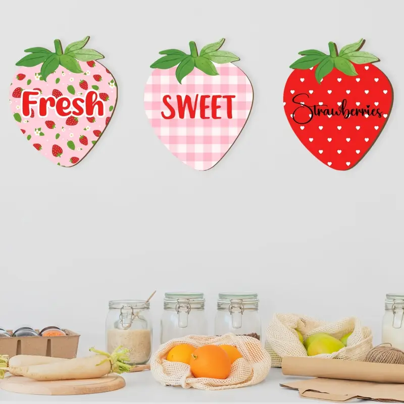 3-Piece Strawberry Wooden Wall Decor - "Fresh & Sweet Strawberry" Kitchen Sign - Farmhouse-Style Wooden Artwork for Kitchen, Dining Room and Garden - Cute Hanging Home Ornament