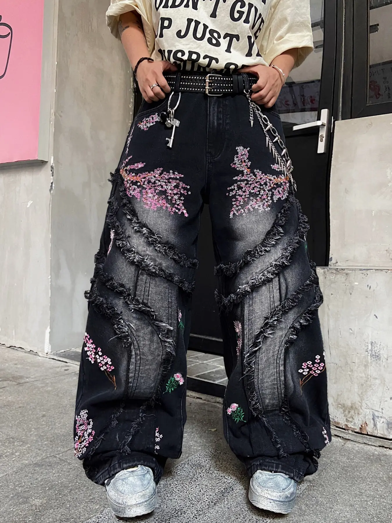 Men's Vintage Distressed Jeans, Floral Embroidery Wide Leg Pants, Y2K Streetwear Fashion, Loose Fit, Baggy, All Seasons, No Belt Included