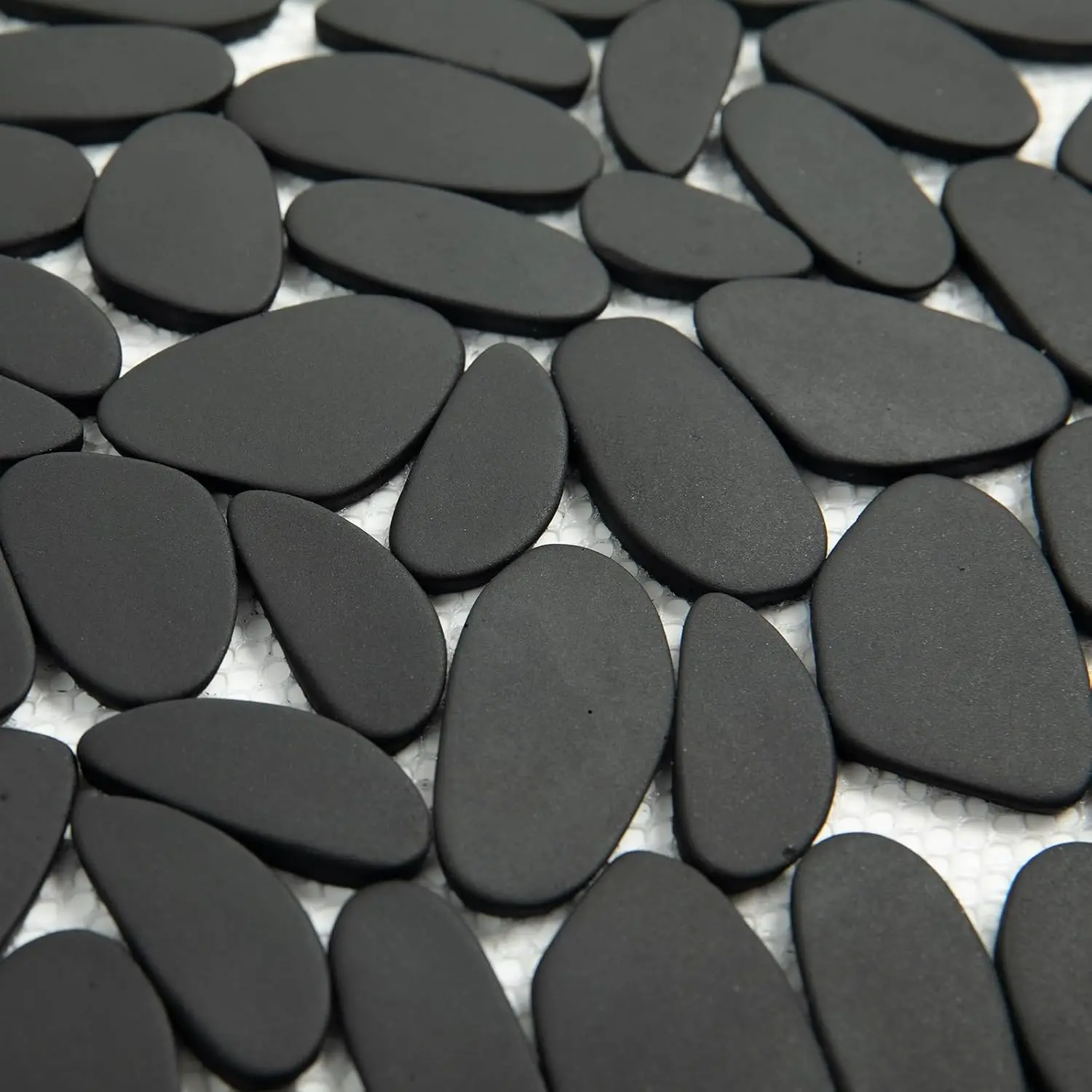 Black Pebble Tile Shower Floor, Elongated Pebble Mosaic Backsplash for Wall, Stone Tiles for Bathroom and Outdoor Garden, 5 Sheets, Matte and Flat Surface