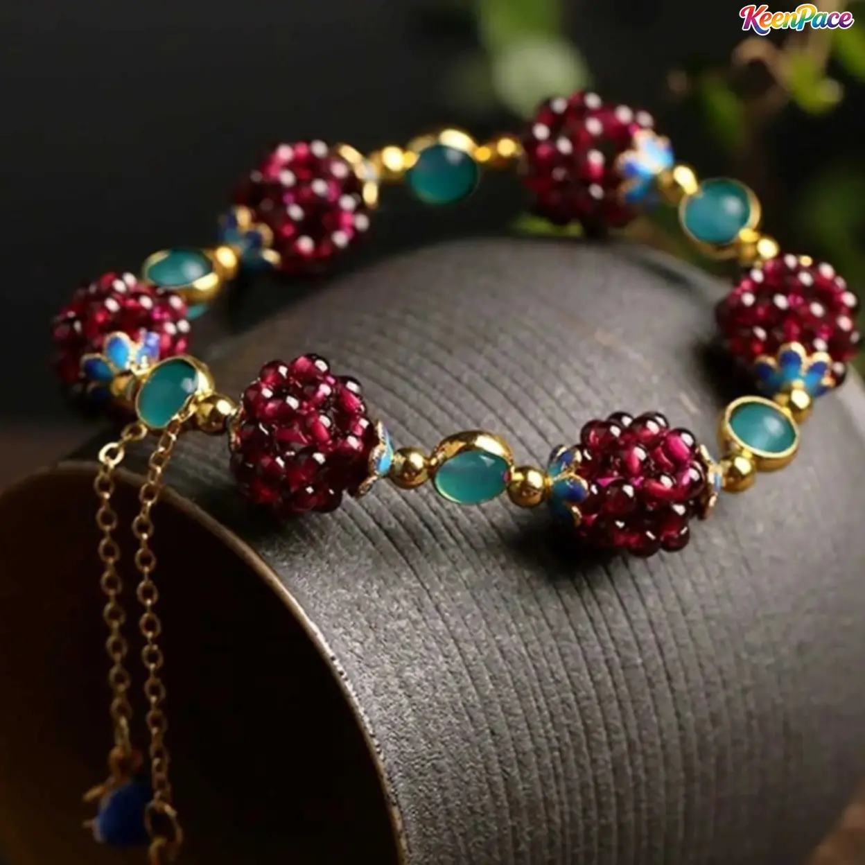 Vintage Ethnic Style Handmade Beaded Stretch Bracelet, Faux Garnet & Enamel Adjustable Hand Chain, Unisex Bracelet With Fish Tassel Pendant, Boho Daily Wear Fashion Jewelry Accessory
