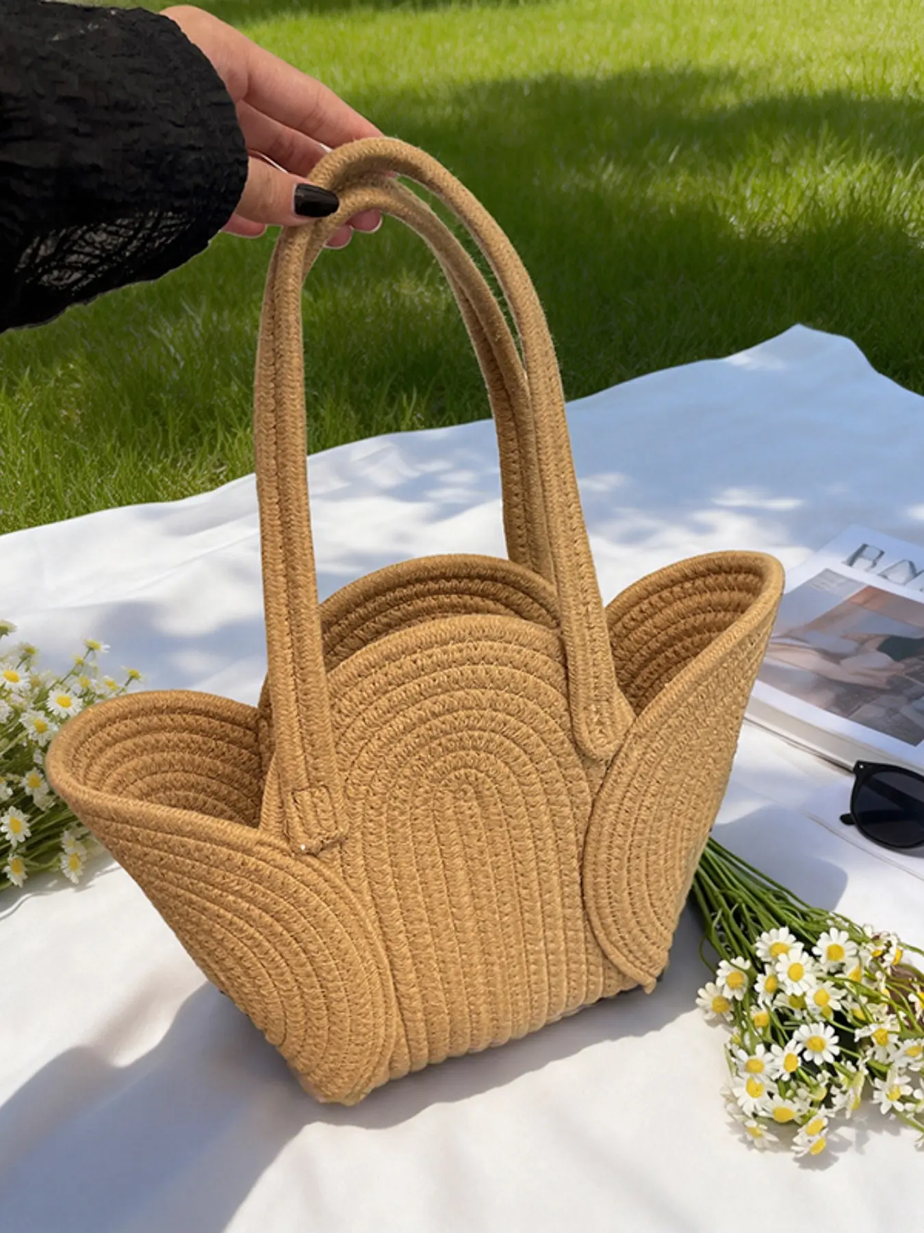 Summer Boho Lotus Petal Knit Lightweight Design Bucket Bag, Women's Beach Woven Tote, Travel Picnic Basket Handbag, Ideal for Vacation Shopping, Outings