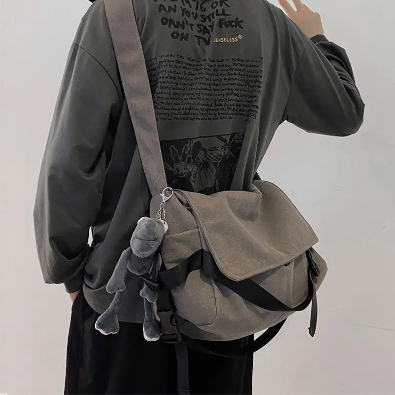 Men's Plain Canvas Crossbody Bag, Solid Color Trendy Versatile Crossbody Bag with Cartoon Charm, Casual Messenger Bag, Large Capacity Daily Commuting Shoulder Bag for Work & School, Casual Crossbody Bags