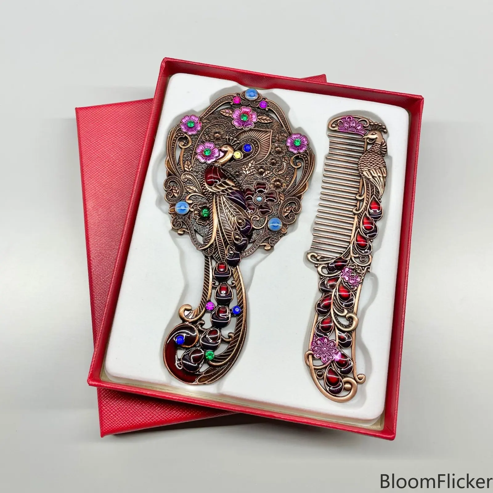Vintage Creative Peacock Spreading Tail Handheld Makeup Mirror & Comb Set, Delicate Metal Portable Cosmetic Mirror with Handle, Compact Travel Beauty Accessory, Elegant Holiday Gift for Women & Girls