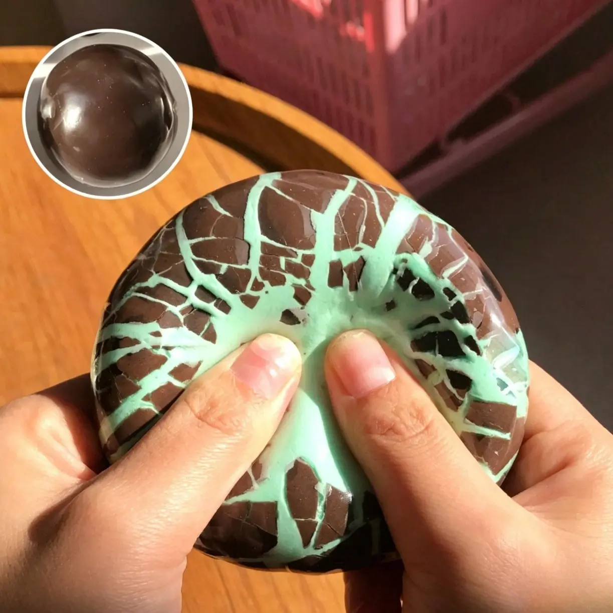 Super Soft Mint Chocolate Crispy Squeeze Toy, Squeeze Ball, Stress Relief Sound Model, Perfect for Teens, Fun Friends Party, Holiday, Valentine's Day