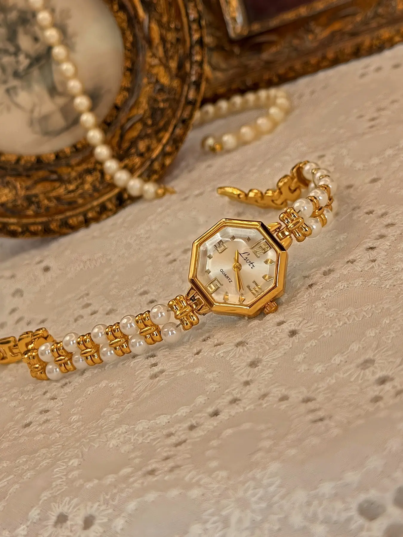 1 new gold upscale elegant ladies quartz analog watch gold case white dial with double-row pearl bracelet low-key elegant ladies waterproof watch Fashion Quartz Watch