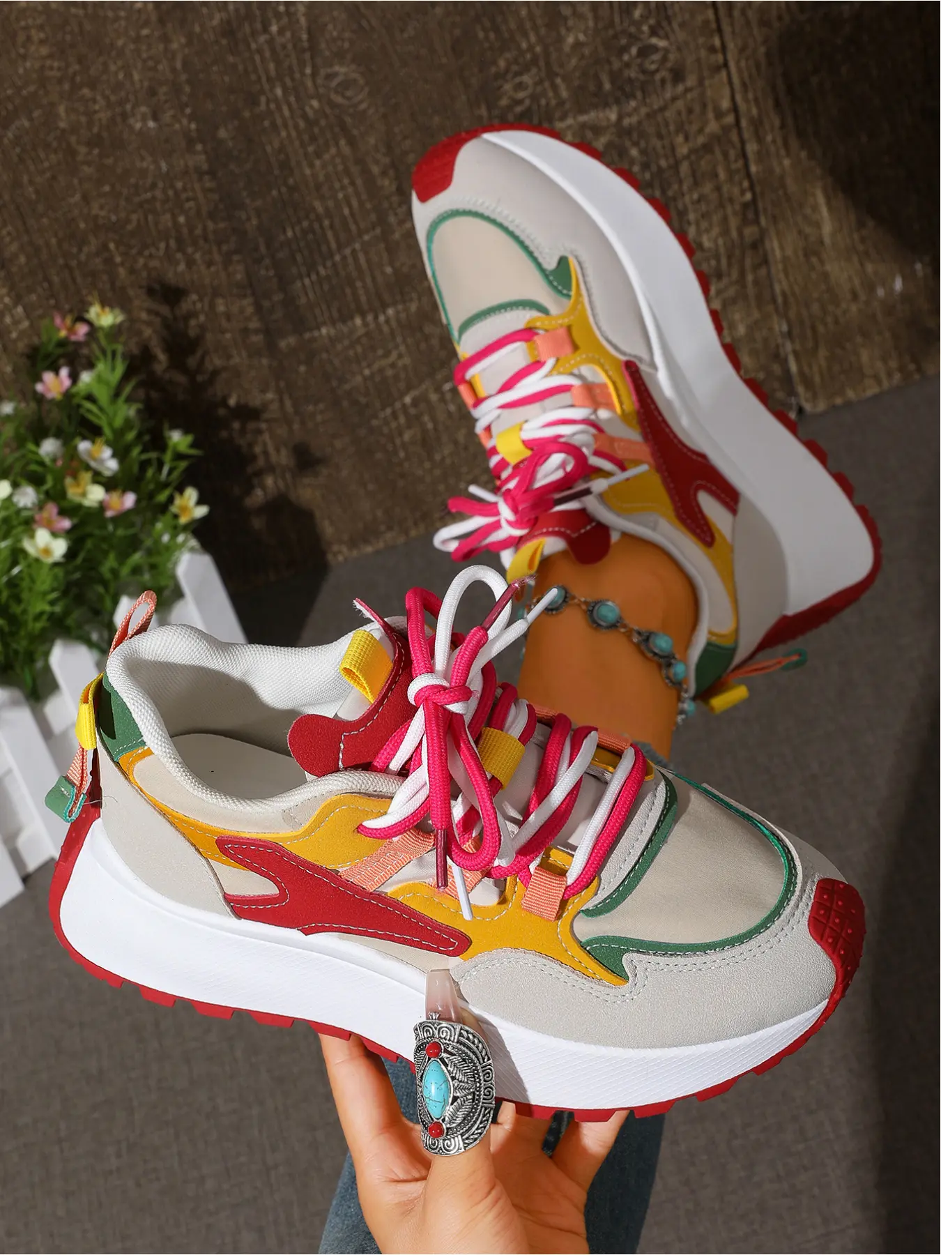 European and American style women's color-blocked chunky-soled retro casual running shoes suitable for outdoor sports, daily commuting, Christmas, New Year, holiday, and party outfits, Trendy Running Shoes