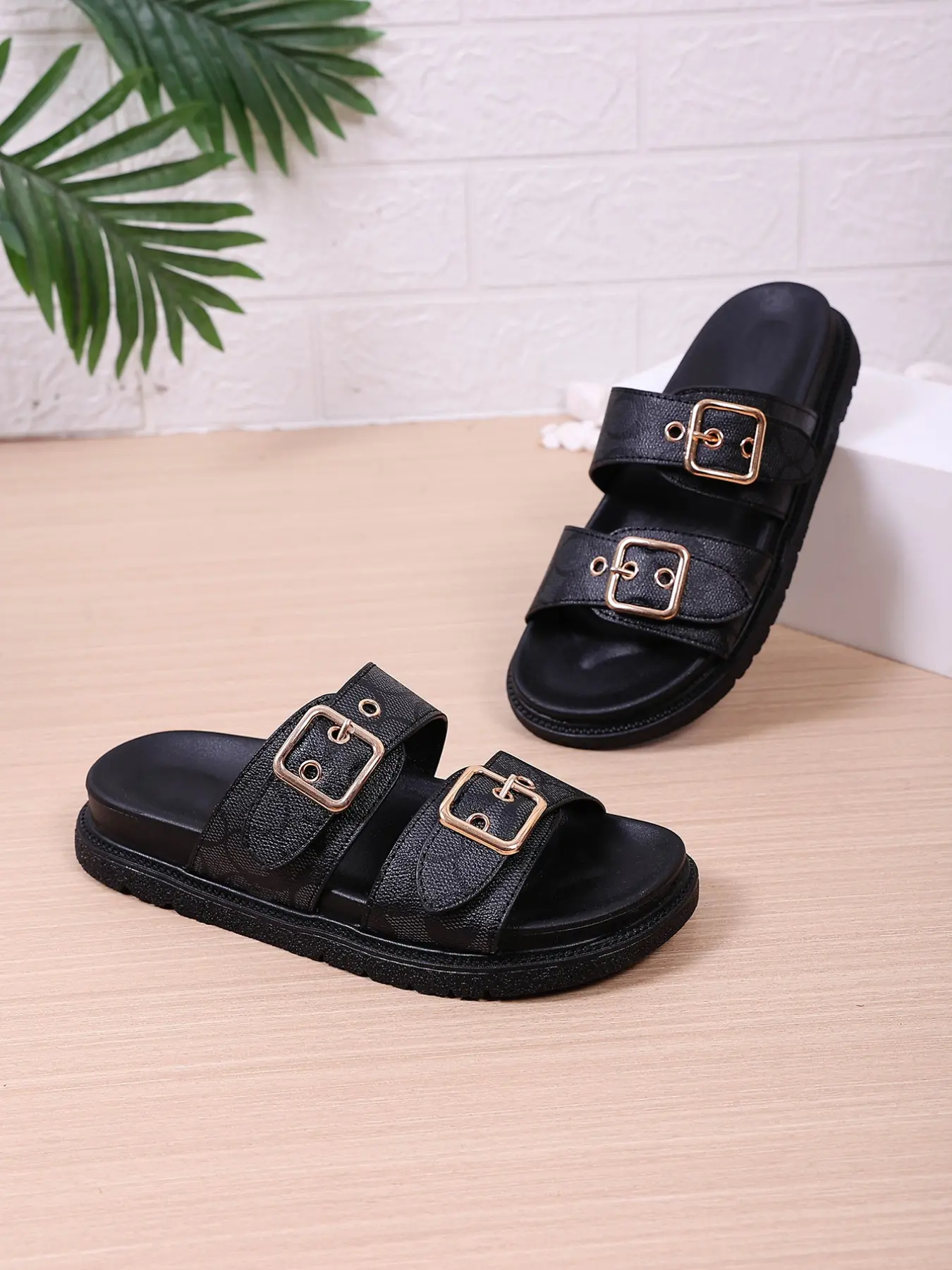 Women's Fashion Flat Sandals, Slip-On Comfortable Shoes, Casual Leopard Print, Adjustable Straps, Ideal for Travel and Beach, Footwear for Beach