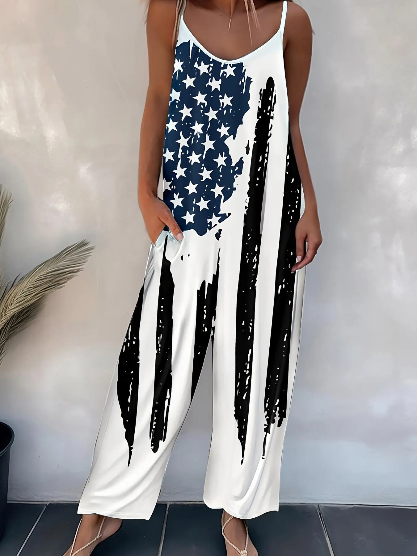 Women's Random American Flag Print Pocket Backless Sleeveless Cami Jumpsuit, Casual Fashion Jumpsuit, Casual Adjustable Strap V Neck Wide Leg Jumpsuit, Women's Summer Clothing