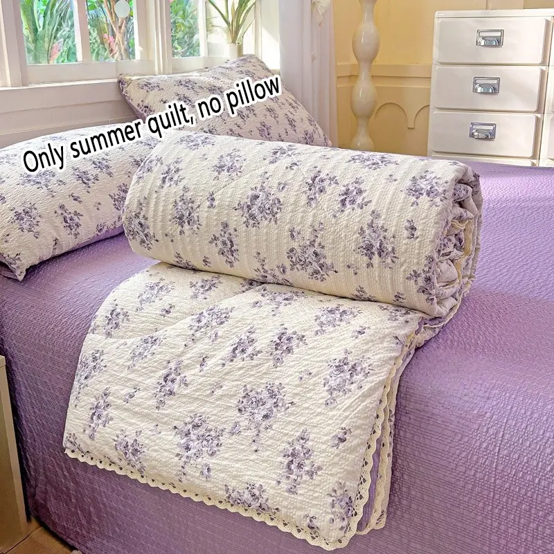 Purple Rose Floral Lace Trim Summer Thin Quilt, Floral Print Quilt, Lightweight Ultra-Soft Skin-Friendly Air Conditioning Quilt, Breathable Summer Cooling Blanket, Ideal for Bedroom, Office & Living Room