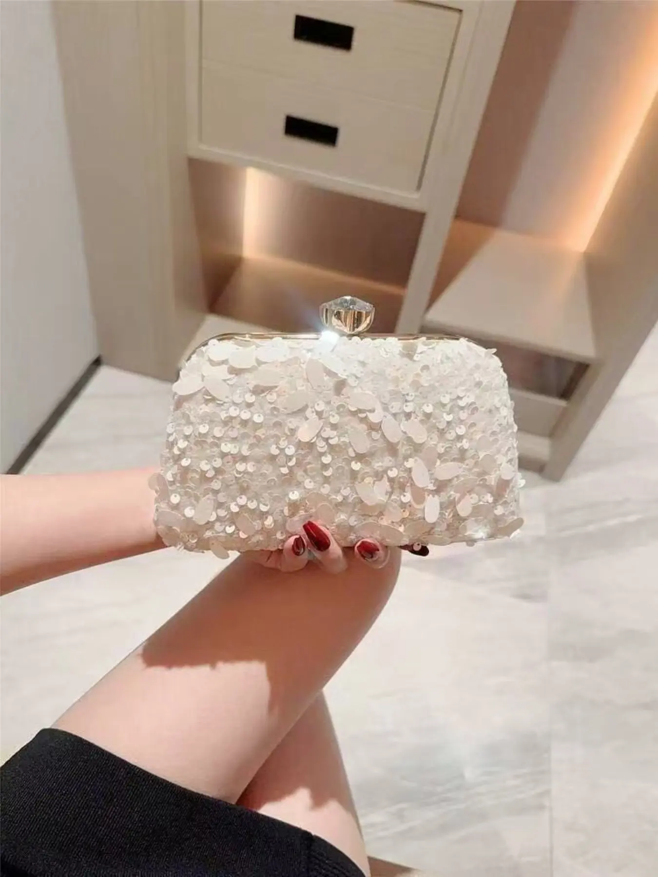 Elegant Sequin Shell Evening Bag, Chain Crossbody Small Square Purse, Versatile Fashion Accessory for Weddings & Parties