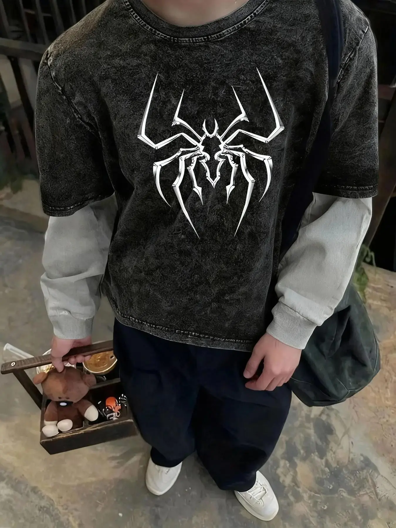 Men's Long Sleeve T-Shirt, Spider Print Patchwork Design, Casual Loose-Fit Top, Spring & Fall Fashion, Plain Surface, Unlined