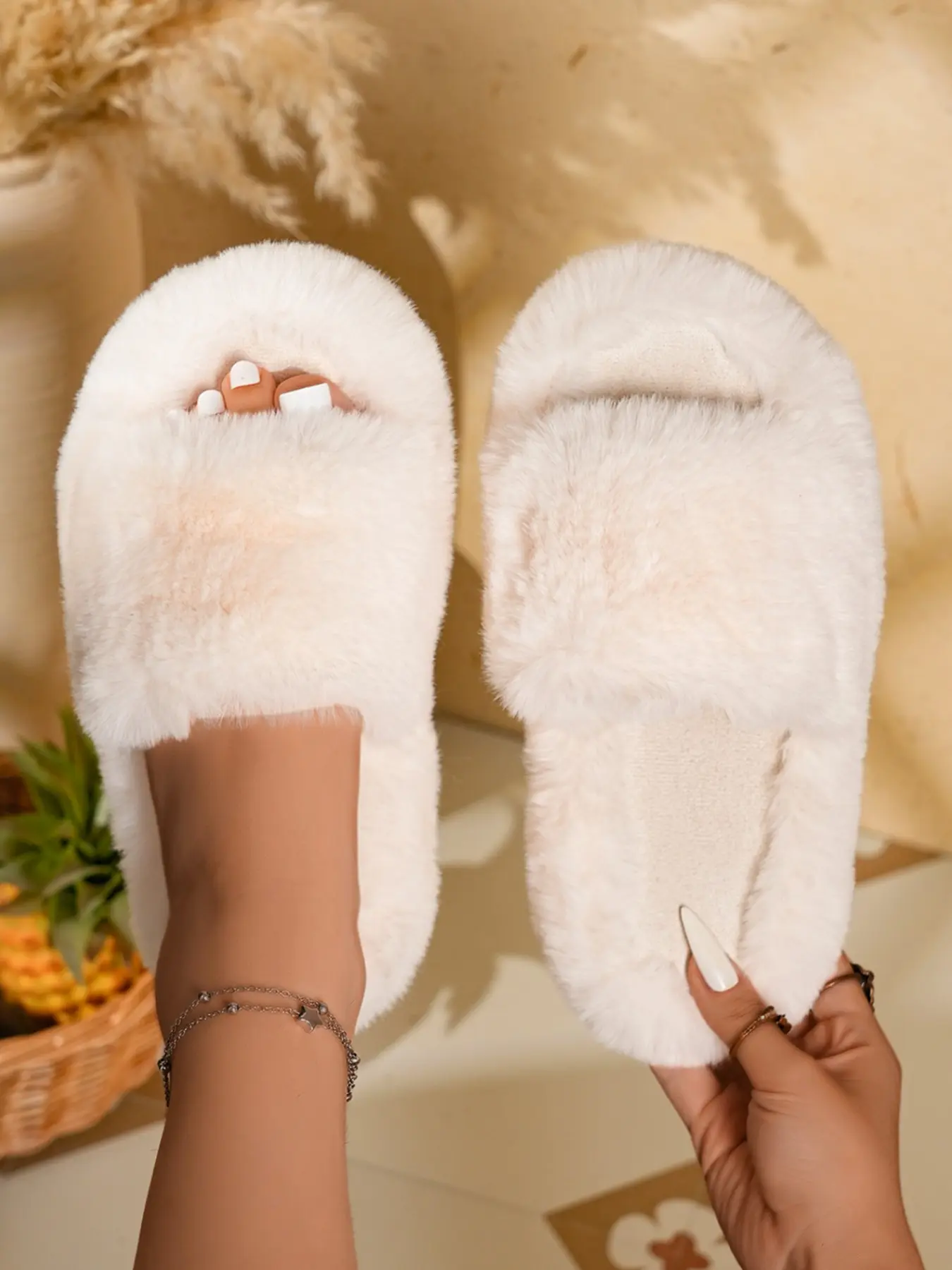 Women Open Toe Fuzzy Fluffy Slide Slippers, Soft Plush Furry Flat Sandals, Indoor Outdoor Comfy House Slides, Comfortable Footwear