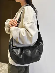Fashion textured niche large-capacity dumpling bag, lazy style wrinkled crocodile-pattern shoulder bag, adjustable strap daily commute casual crossbody bag