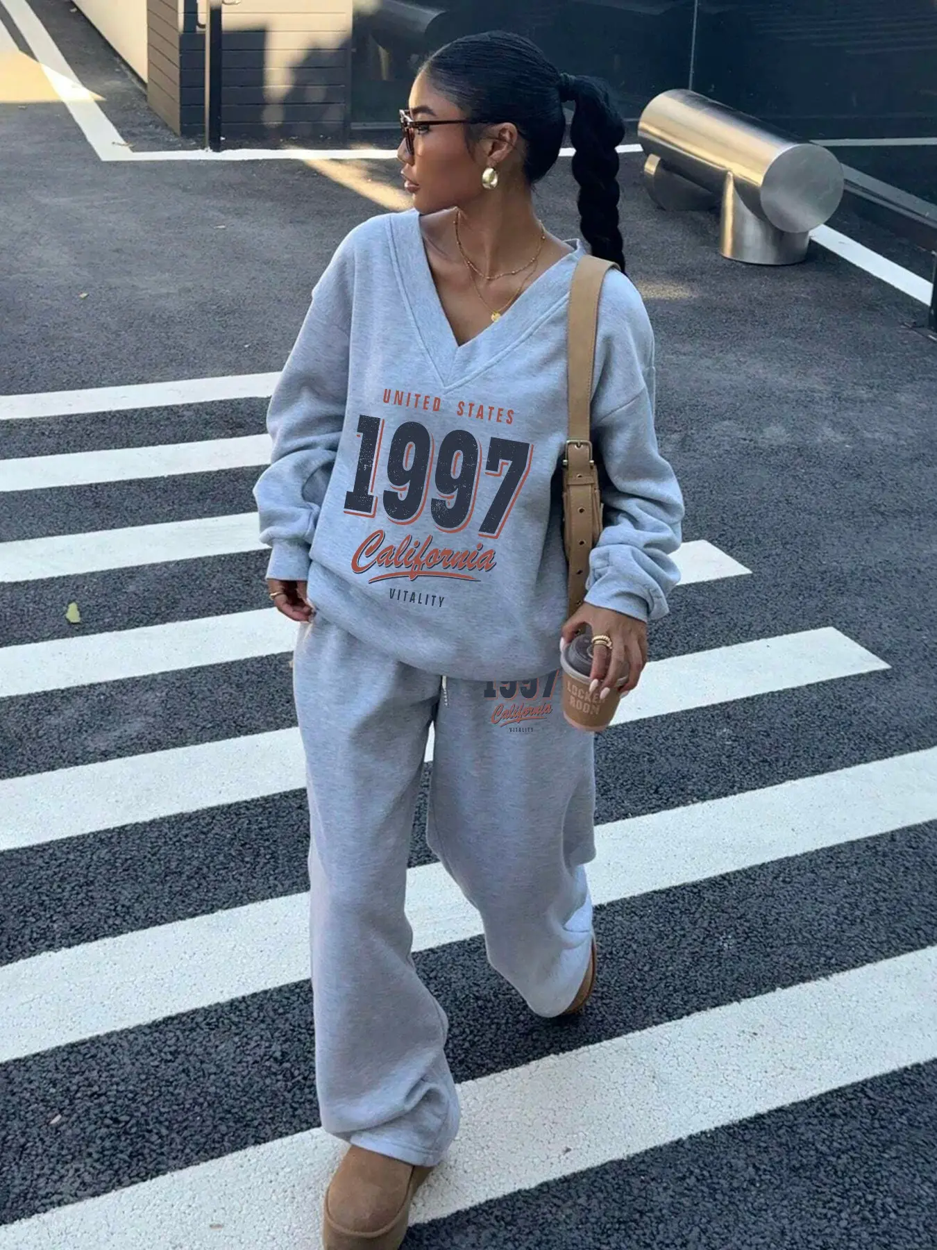 Autumn and winter V-neck 1997 California print sweatshirt and sweatpants set, soft and casual gray pullover with loose wide-leg pants, perfect for daily errands, going out, commuting, or home wear #VNeckSweatshirtSet #StreetStyle #LoungewearSet