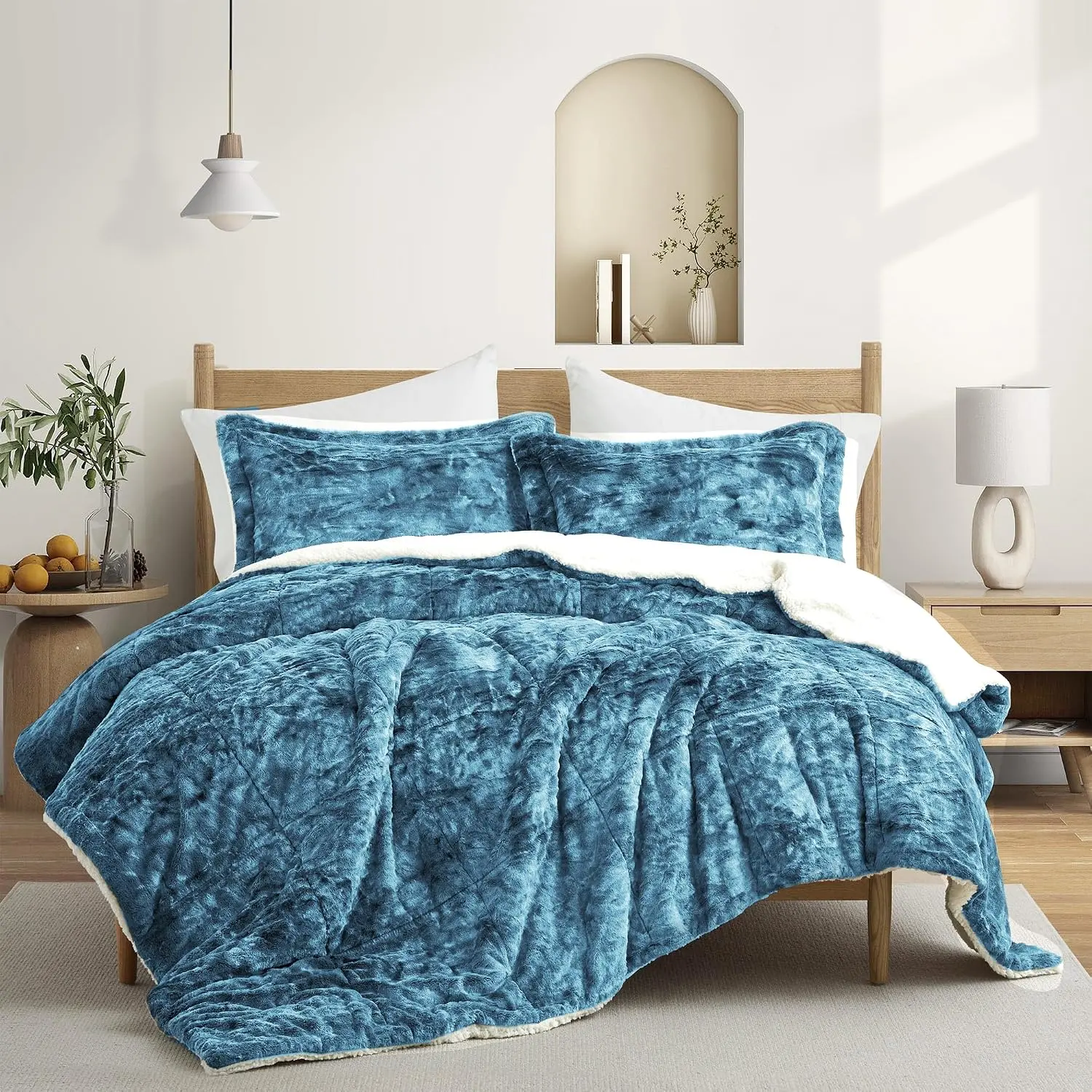 Sherpa Comforter Set  Size 3 count, Soft Fleece Comforter Set, Warm  Plush Winter Bedding Set, Luxury Fuzzy Bed Set with Reversible Comforter & 2 Pillow Shams