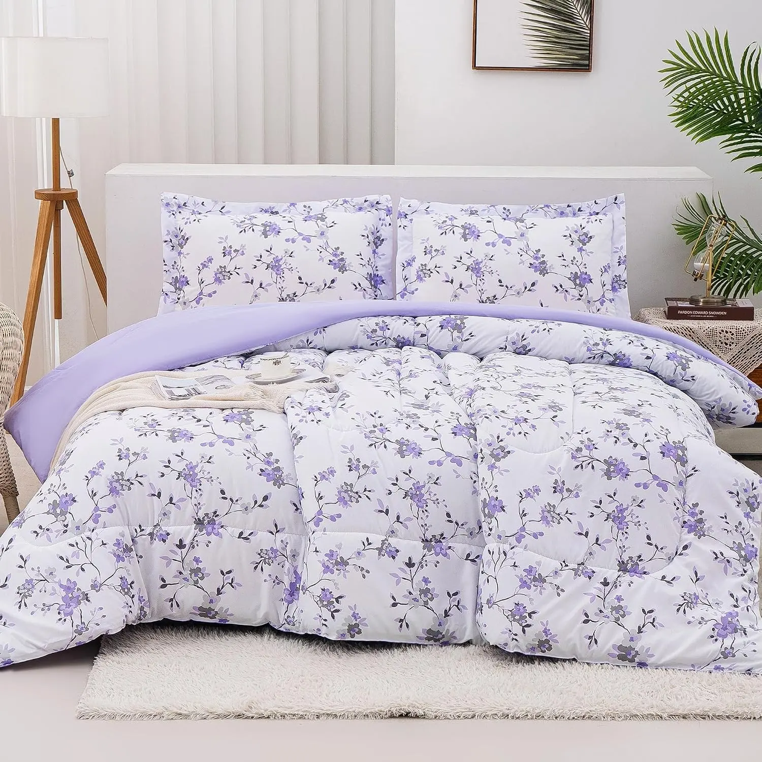 Floral Queen Size Comforter Sets, Lightweight Purple Lavender Botanical Printed Bedding for All Seasons, 3-Piece Vintage Bed in a Bag with Fluffy Quilted Reversible Comforter & 2 Pillow Shams