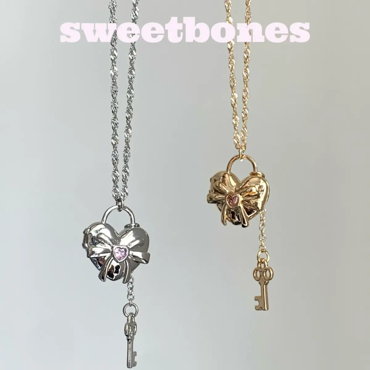 Silver Plated Coquette Locket Necklace for Women, Vintage Bow Heart Photo Pendant with Key, Adjustable Jewelry for Birthday, Anniversary Gift, Casual, Personalized Jewelry, Bow Pattern Necklaces, Central Bow And Charm Necklaces