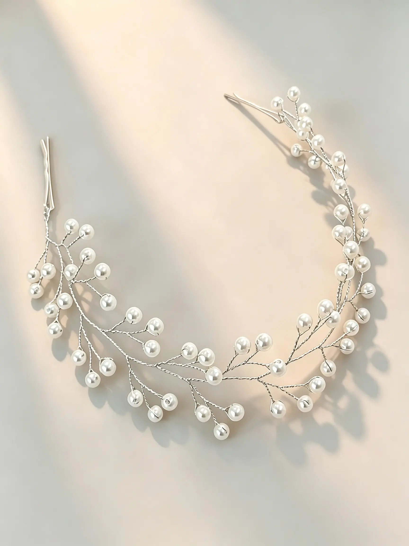 Elegant Pearl Leaf Hairband, Handmade Silver Color Woven Leaves, Vintage Floral Pearl Bride & Bridesmaid Headpiece, Wedding Party Accessory