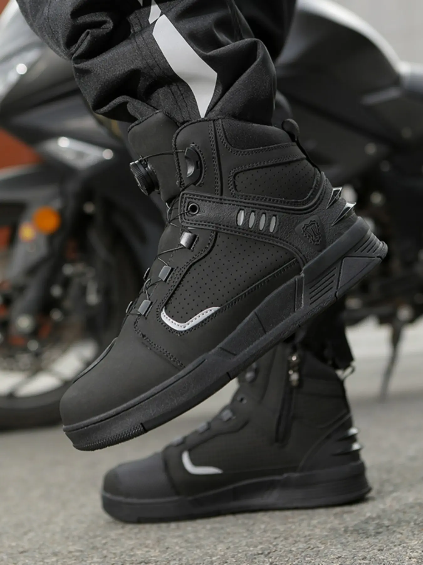 Men's Motorcycle Riding Sports Boots, Unisex Motorbike Shoes, Anti-Slip Durable Comfortable, Waterproof Design, Ideal for Motorcycle Enthusiasts, Footwear