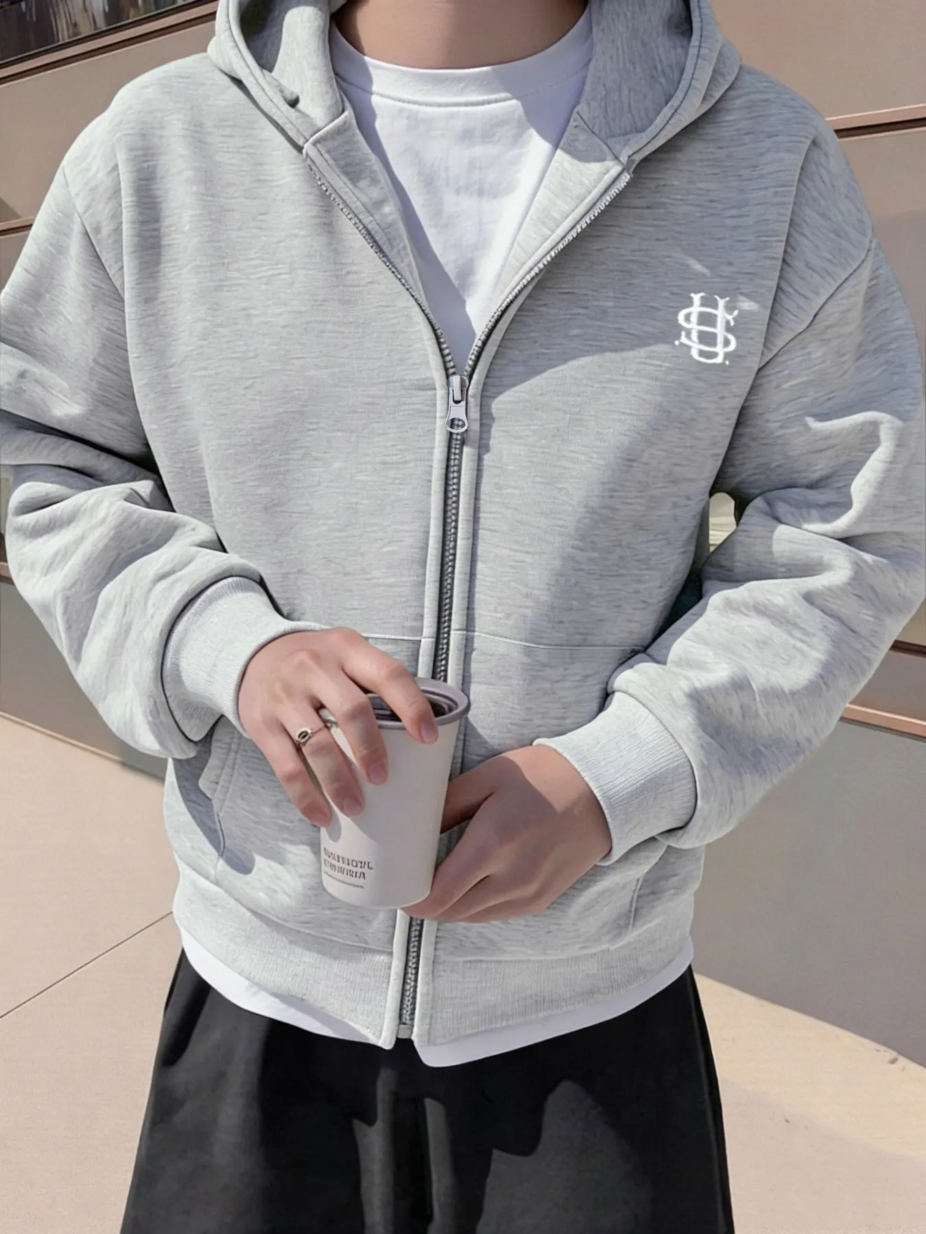 Wide-Lapelled Long Sleeve Casual Fitted Hoodie with Zipper, Minimalist Embroidered Logo Casual Sweatshirt, Soft Lining Streetwear, Ideal for Daily and Outdoor Wear
