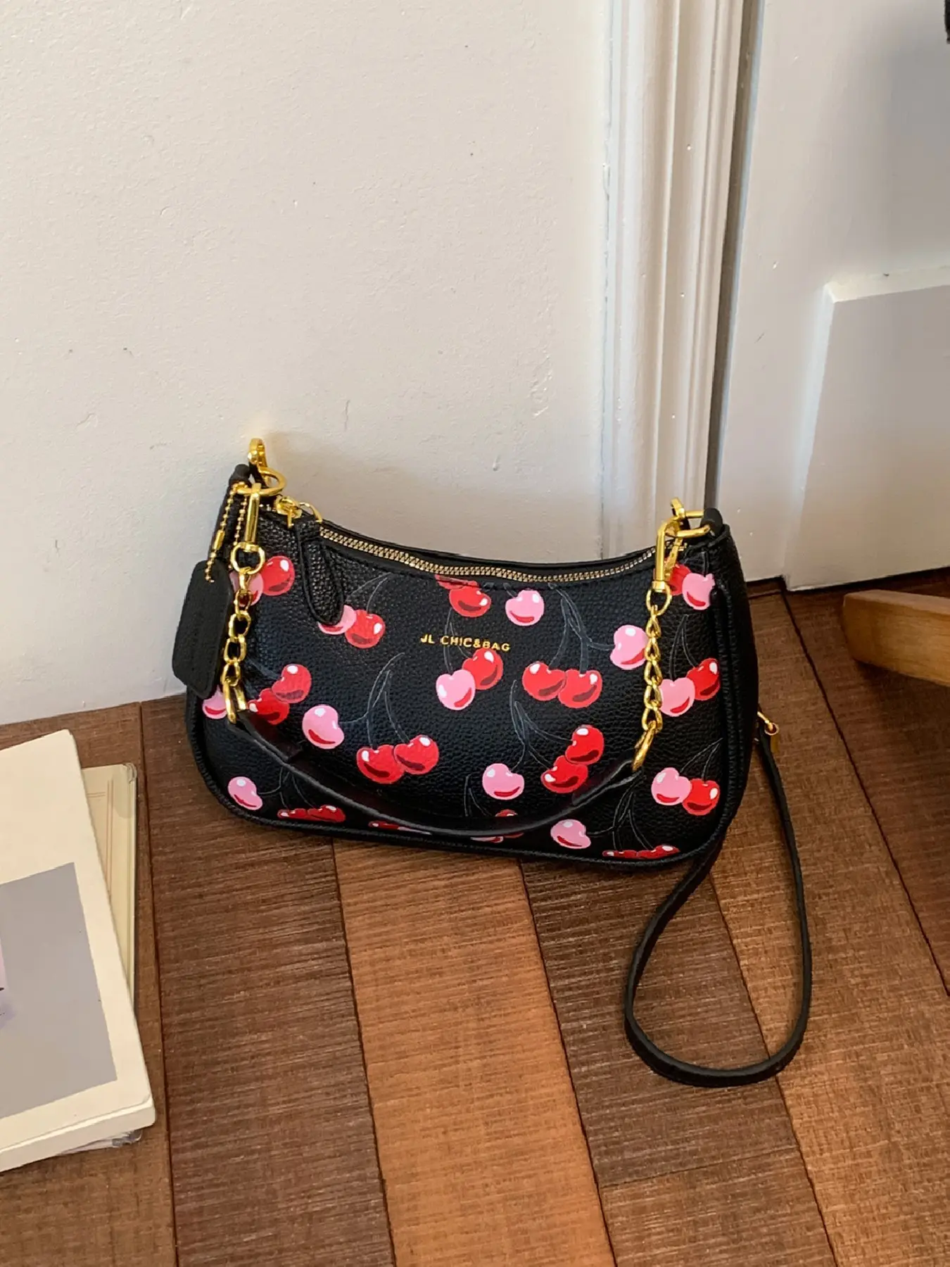 Fashion Cherry Strawberry Print Crossbody Bag for Women, Casual Daily Use, Versatile Shoulder Bag for Shopping and Commuting, Luxury Style