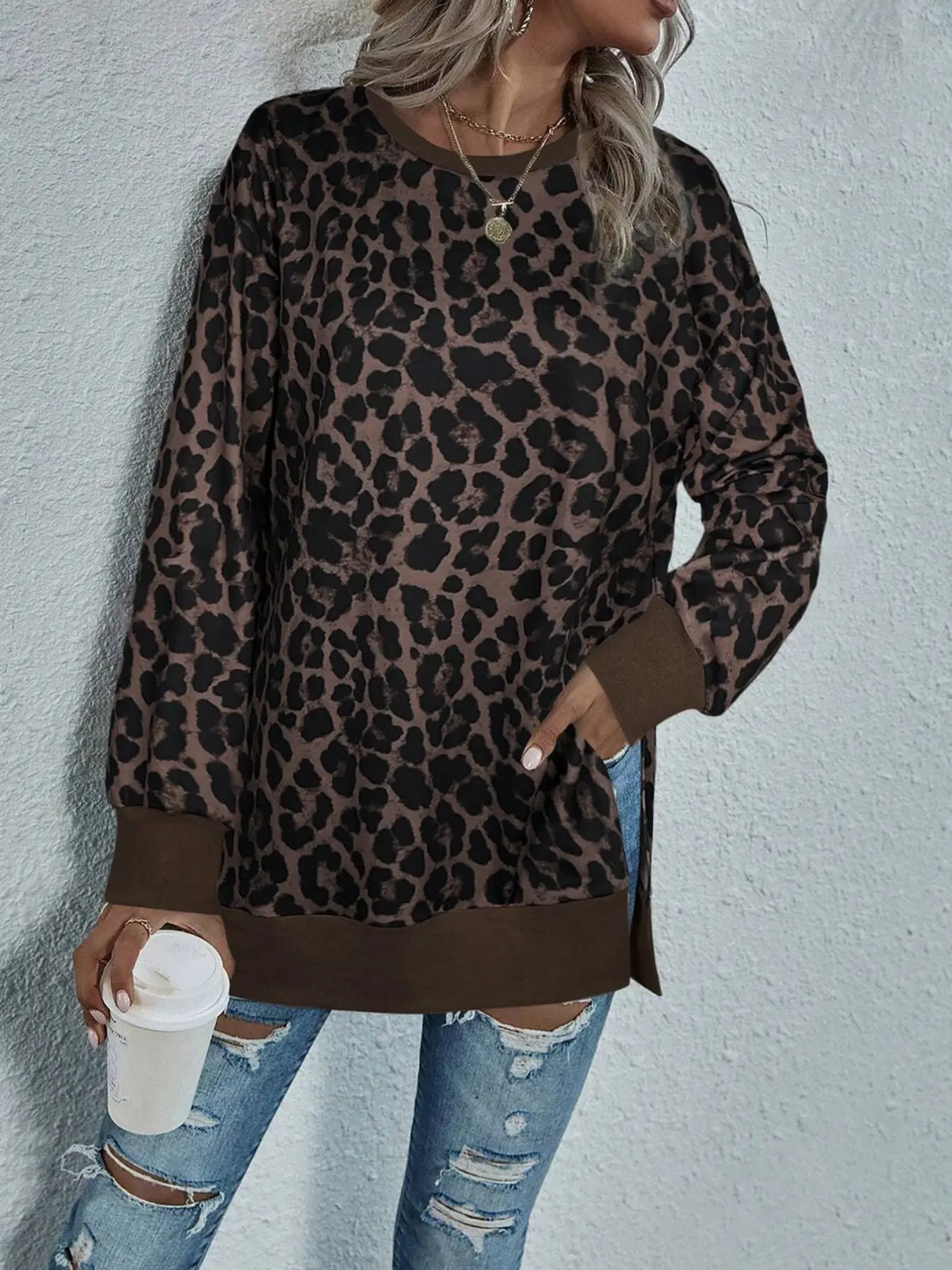 Early Autumn Loose Leopard Print Long Sleeve Top, Side Split Casual Cozy Sweatshirt, Perfect for Weekend Outing, Afternoon Tea, Daily Wear