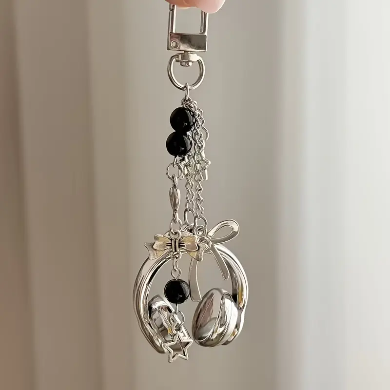 1pc/2pcs Cute Creative 3D Beaded Earphone Keychain, Phone Strap Pendant, Backpack Hanging Decoration Accessory, Ideal Gift for Friends/Besties/Family