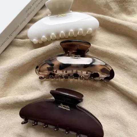 3pcs Women 9.2cm/3.62in White Tortoise Shell Leopard Print Oval Lightweight Plastic Hair Clip, Fashion Versatile Solid Color Hair Claw Hair Accessory Suitable For Daily Outings Casual Parties Beach Vacation Decorative Hair Clips