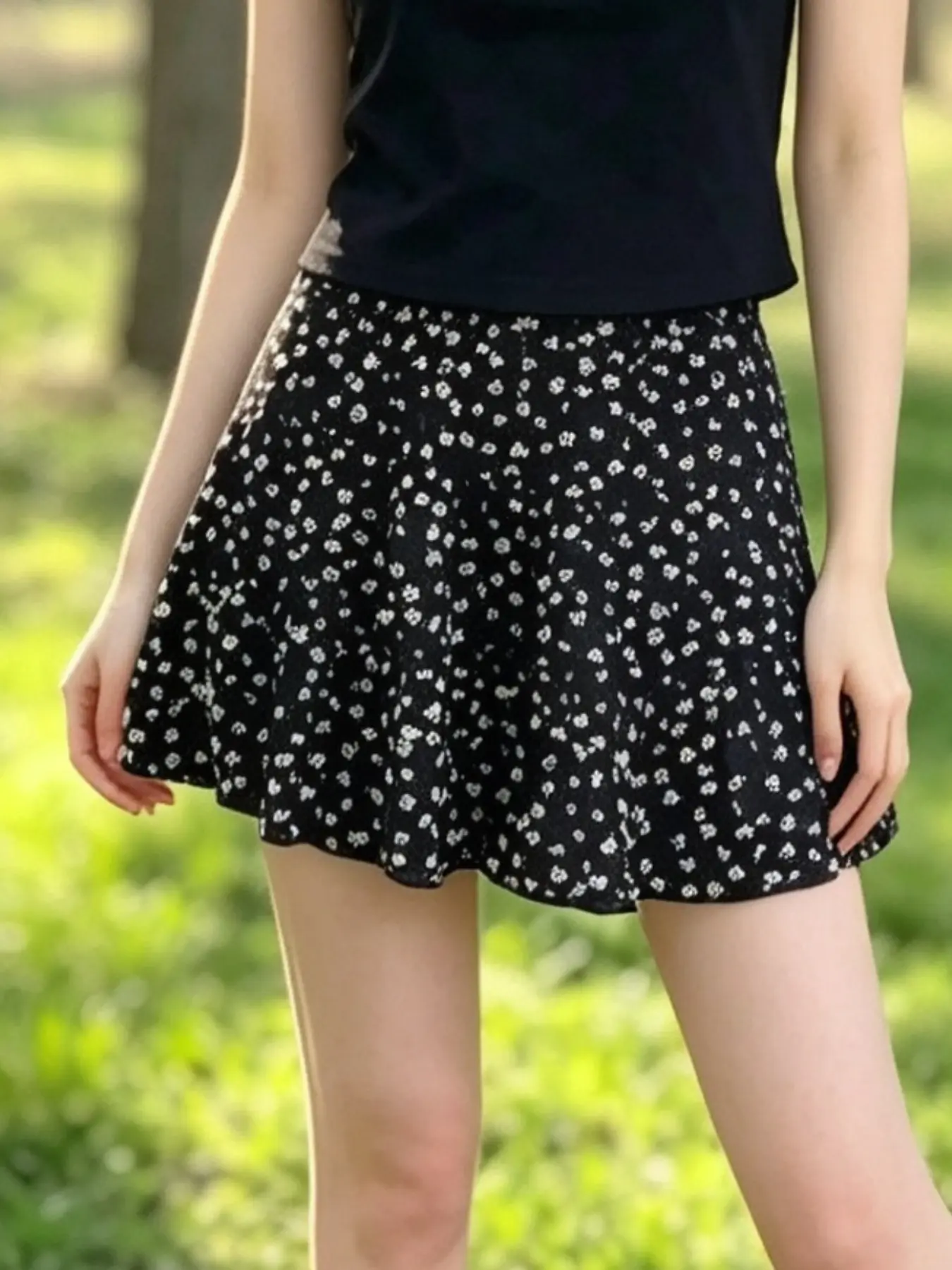 2026 Summer New French Ditsy Floral Short Half Skirt, High-Waisted A-Line, Slim-Fitting, Breathable Fabric, Perfect for Daily Wear