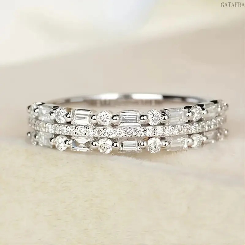 Women's Sparkly 3-Band Stacking Rings, Thin-Line Metal Coated Multi-Layer Fashion Jewelry for Everyday Wear, Dainty Stacking Rings