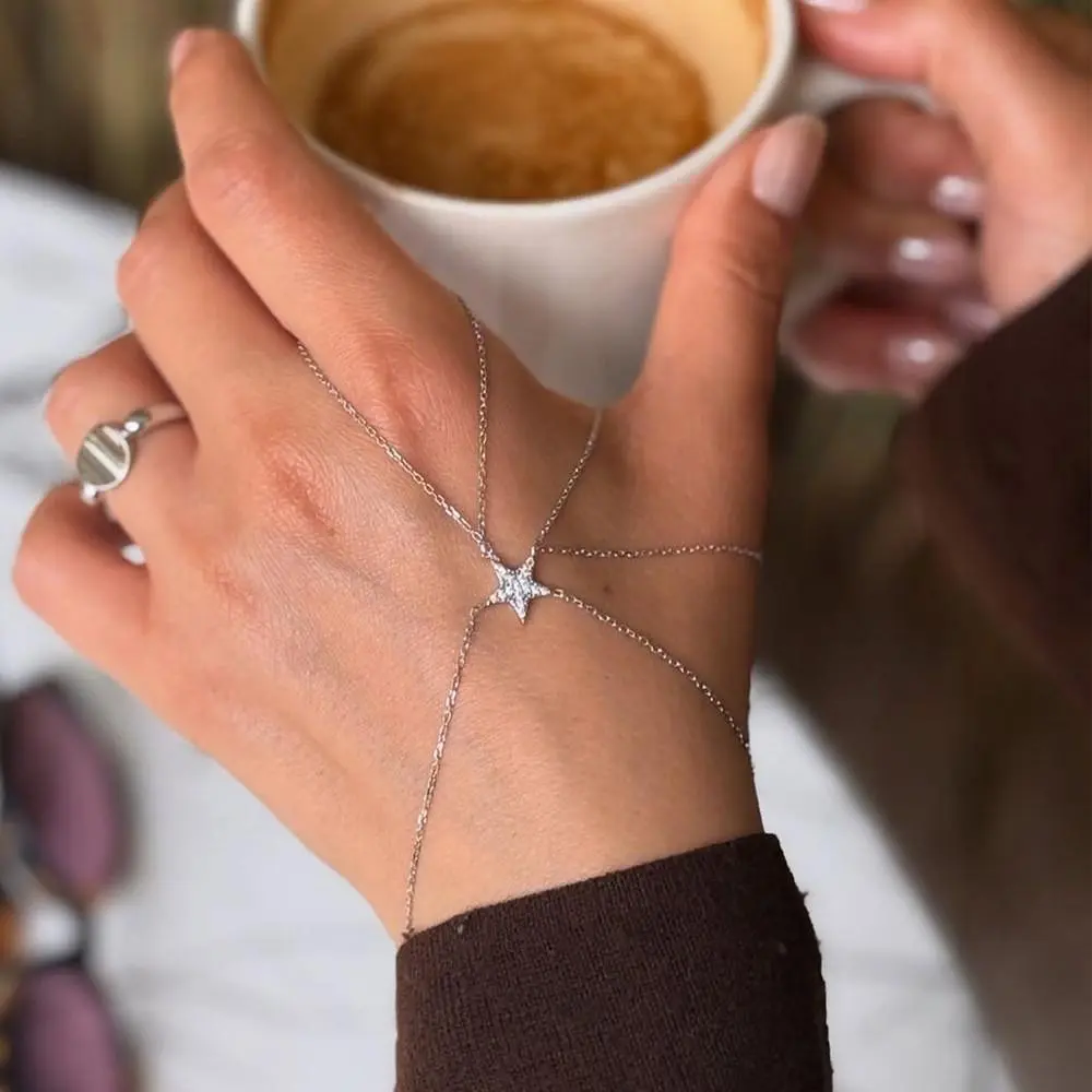 Star Double Finger Ring Bracelet – Elegant Rhinestone Hand Chain Jewelry for Women, Minimalist Sparkle Finger Bracelet with Unique Star Design, Trendy Fashion Accessory for Party, Date Night, Wedding & Everyday Wear, Women's Fashion, Accessories For Women