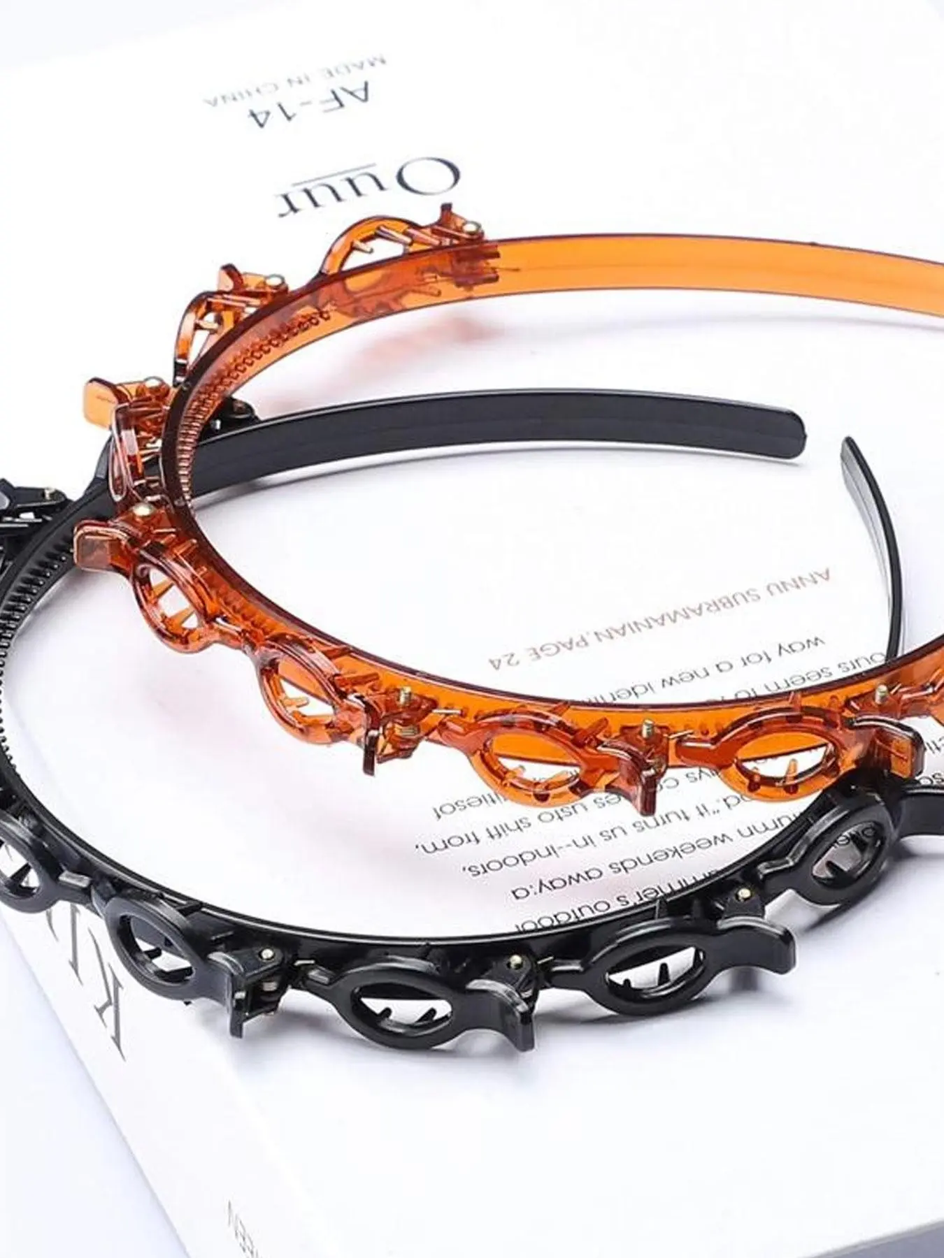 Retro 90s Clip-On Hair Hoop Set, 2-Piece Multifunctional Headband with Attached Hair Clips, Cute Plain Style for All Seasons, Headbands with Clips