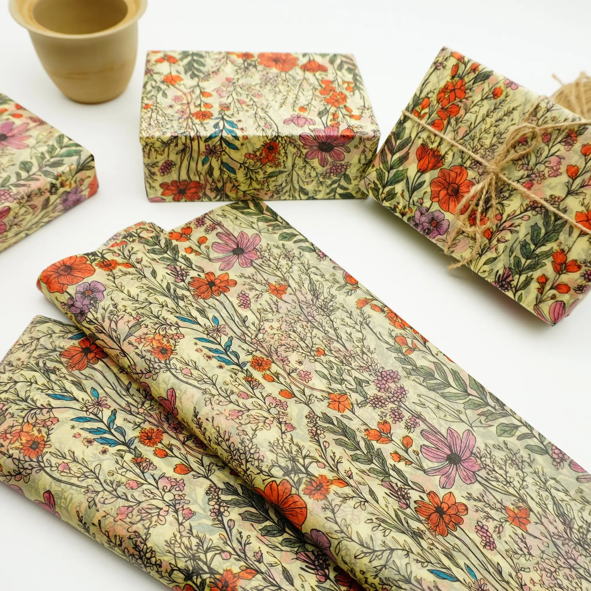 Vintage hand-painted bouquet pattern gift wrapping thin paper, Bouquet wrapper, Holiday Wrapping Paper, gift wrap, flower wrapping paper, suitable for decorating any occasion of Thanksgiving, Halloween, Christmas