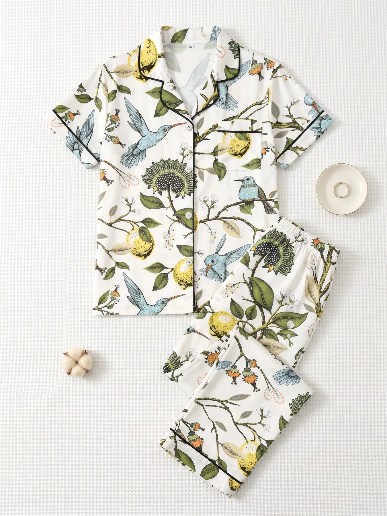 Women's 2-Piece Pajama Set, Short Sleeve Button-Up Shirt and Pants, All Seasons Casual Home Wear, Lemon Tree Bird Print, Loungewear