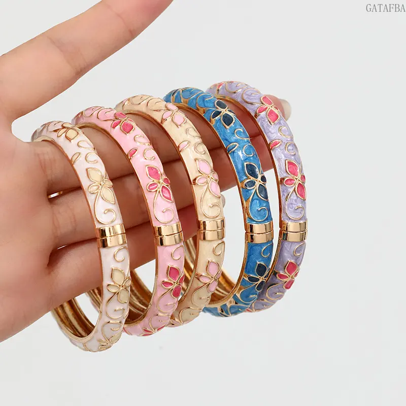 Cute Color Enamel Clover Bangle for Women, Vintage Court Style Five-Petal Flower Open Bracelet, Trendy Stackable Elegant Wrist Jewelry for Daily Wear