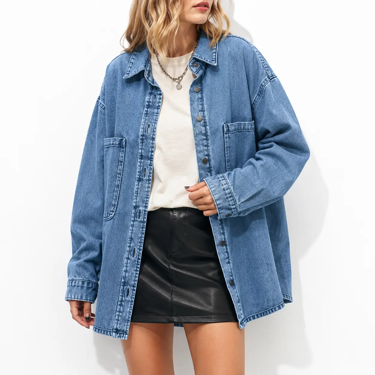 Women's Light Wash Oversized Denim Shacket - Collared Neck, Long Sleeve Button-Down Shirt Jacket with Patch Pockets, Retro Pullover Casual Loose Fit for Fall Spring Layering