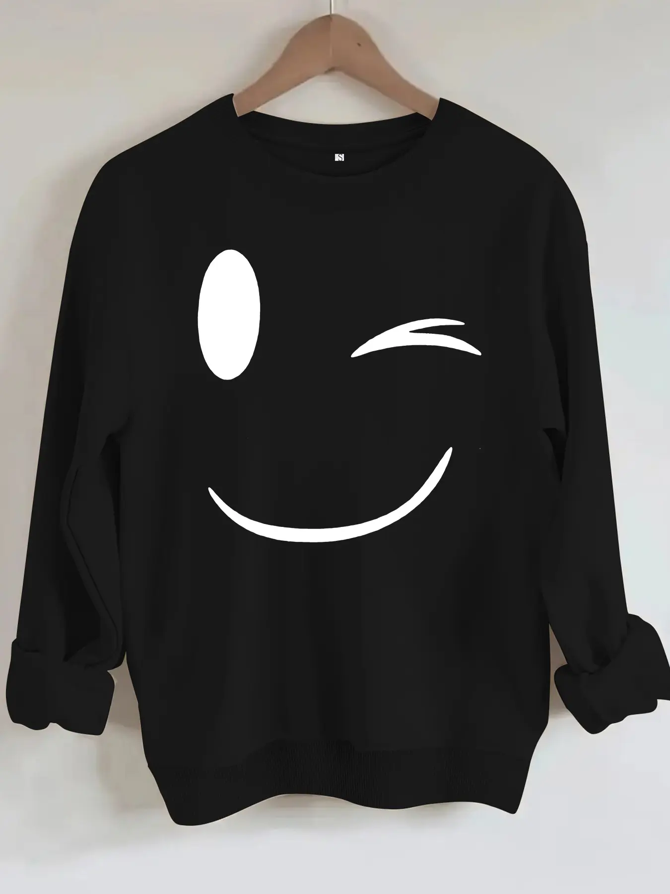 Women's Casual Round Neck Fleece Sweatshirt, Winking Smiley Face Print, Long Sleeve, Loose Fit, Fall & Winter