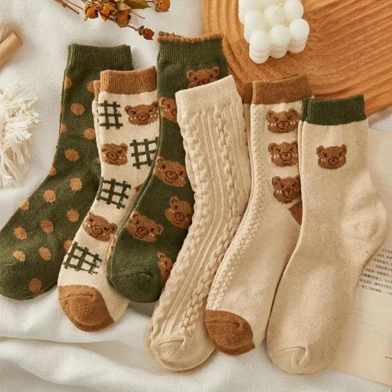 6 Pairs Cute Cartoon Teddy Bear Socks for Women, Retro Brown Khaki Mid-Calf Crew Socks with Thick Warm Knit, Fun Japanese Animal Pattern for Cozy Autumn Winter Daily Wear