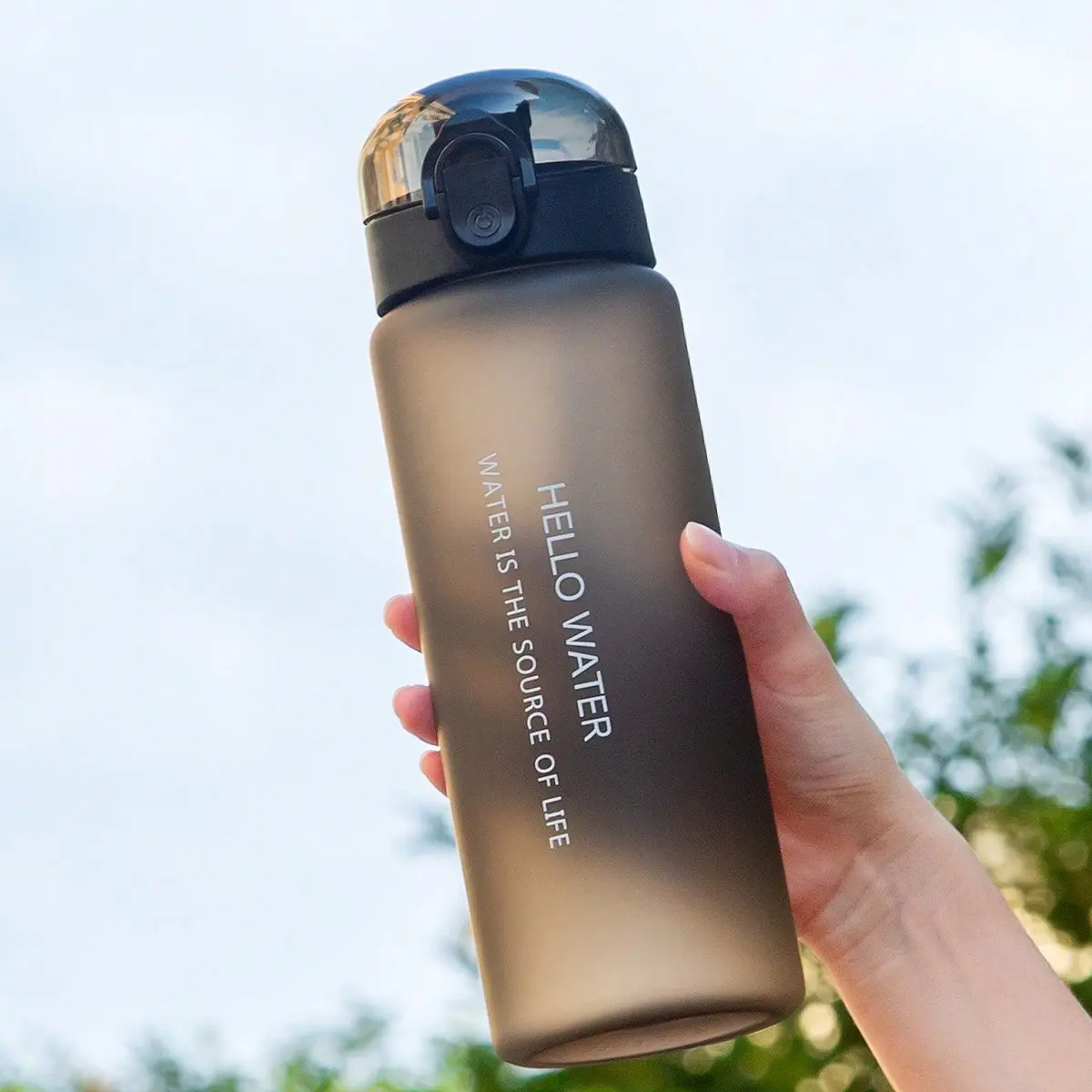 Portable Flip Top Sports Water Bottle, Round Lid & Carry Strap, Lightweight Reusable Flask, Ideal for Gym, Home, School Use