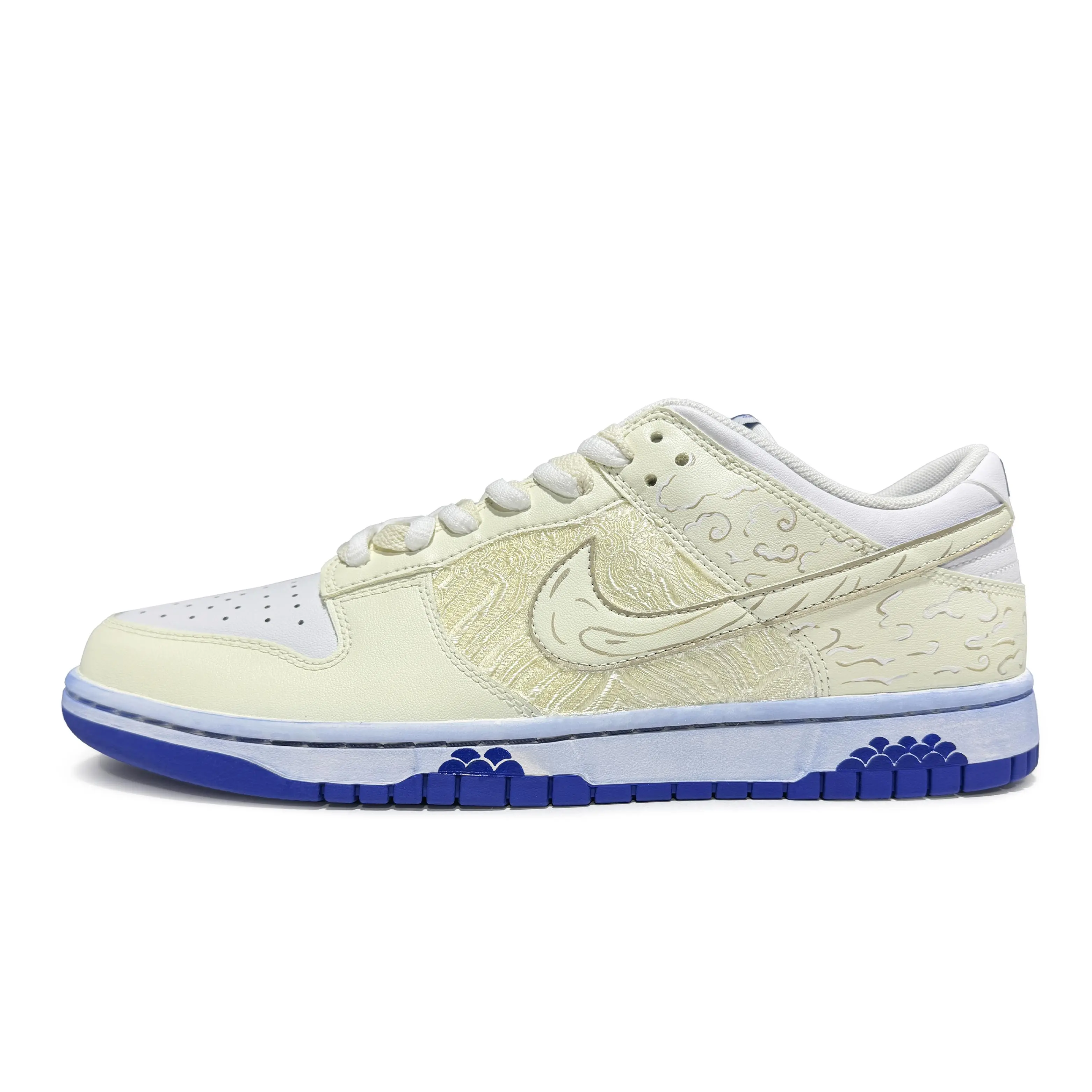 Nike Dunk Custom Hand-Painted Low-Top Sneakers for Men: Silk-Finished, Classic Design, Non-Slip, Cushioned, Durable Verifiable, with credentials and supporting global authentication
