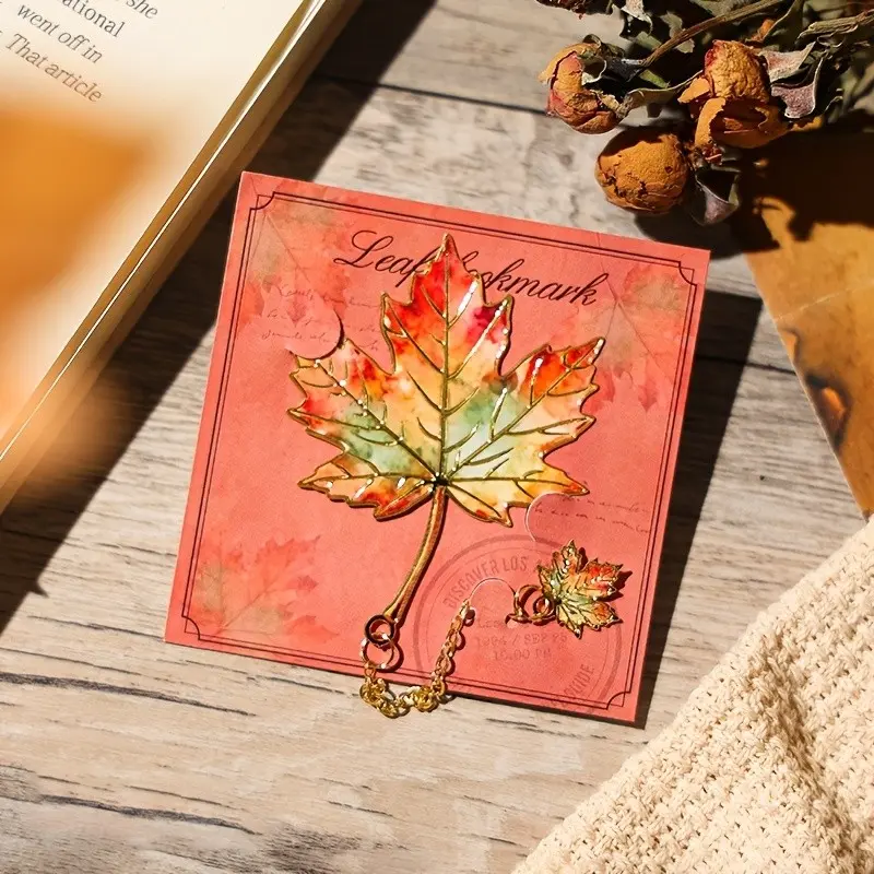 Vintage Leaf Bookmark with Metal Pendant, Ideal Gift for Book Lovers, Perfect for Students, Teachers, and Writers