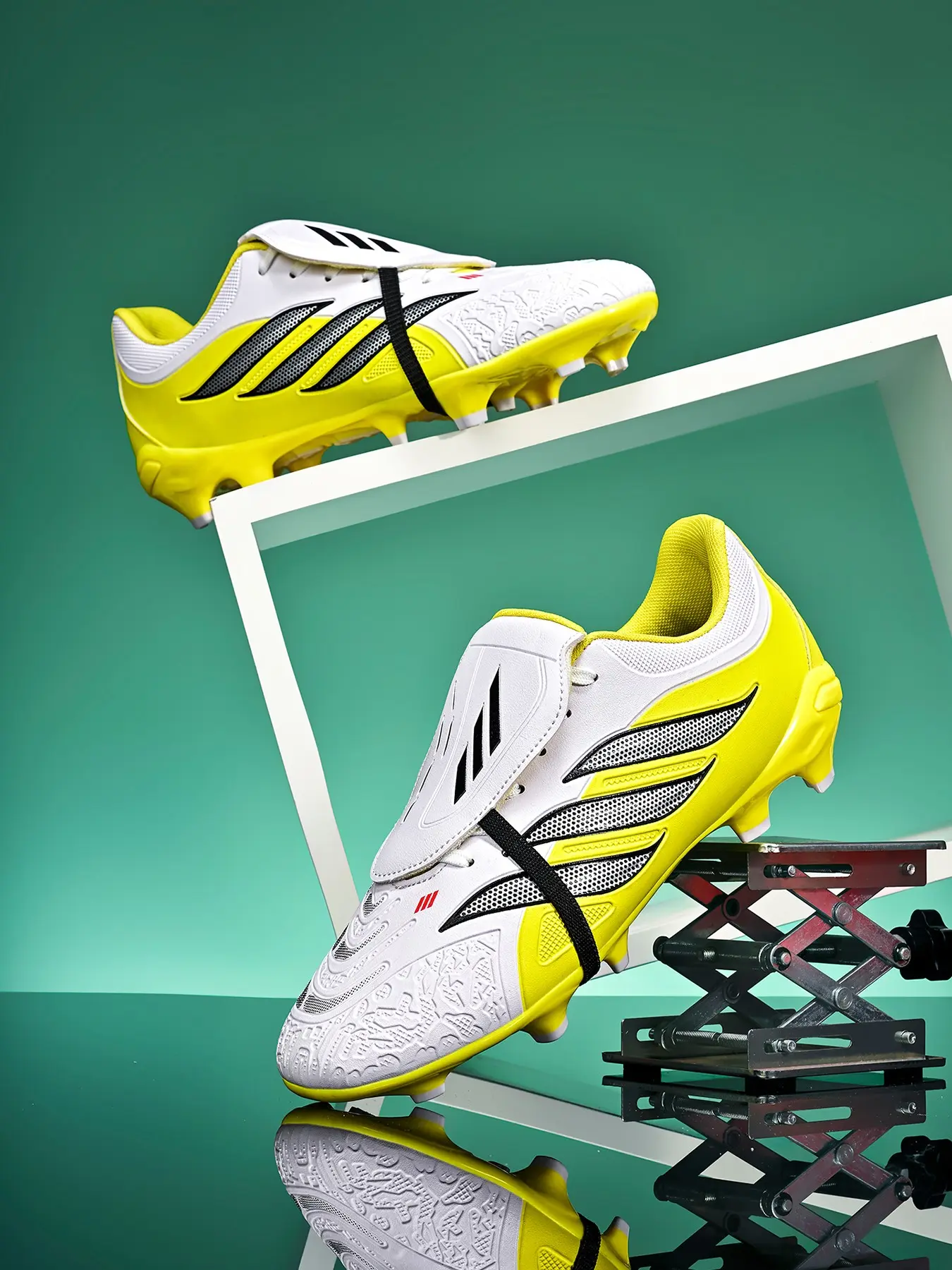 Men's and Women's Lapel Football Shoes, Long Stud Design, Adult Lawn Training Sports Shoes, Comfortable and Durable, Suitable for Students and Teens, Football Boots