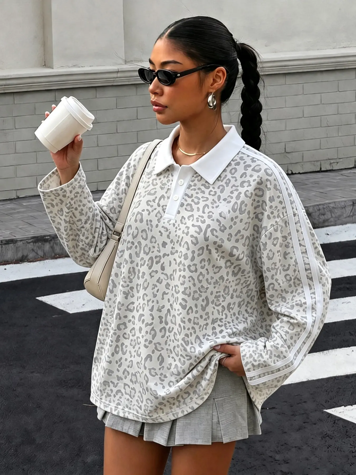 Womens Oversized Leopard Print Polo Sweatshirt Light Grey White Contrast Collar Long Sleeve Side Stripe Vintage Preppy Casual Streetwear Athleisure Coffee Run Campus Wear Weekend Errands Street Snap Fall Daily Fashion Apparel