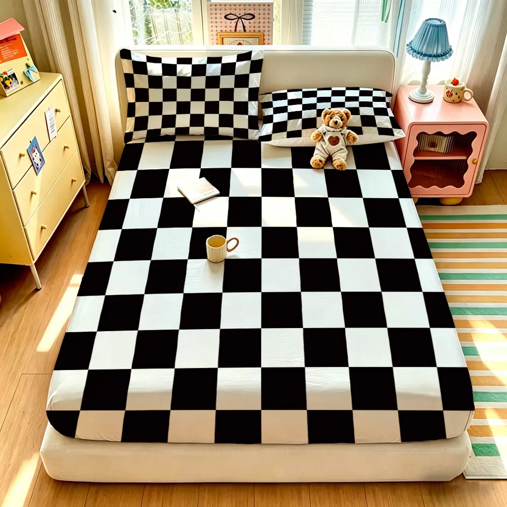 A 3-piece black and white checkered patterned cozy bedding set, including 1 bedding cover and 2 pillowcases, without a filling. The bedding cover is soft and comfortable, with a deep pocket design, making it a perfect gift choice.