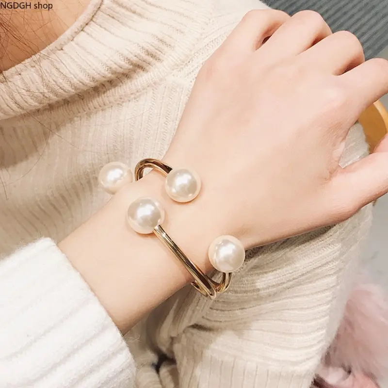 Women's Elegant Gold Pearl Cuff Bangle, Open Bracelet with Large Pearls, Fashion Accessories for Women for Party and Daily Wear, Party Wear, Female, Elegant Fashion Jewelry Accessory, Party/Daily
