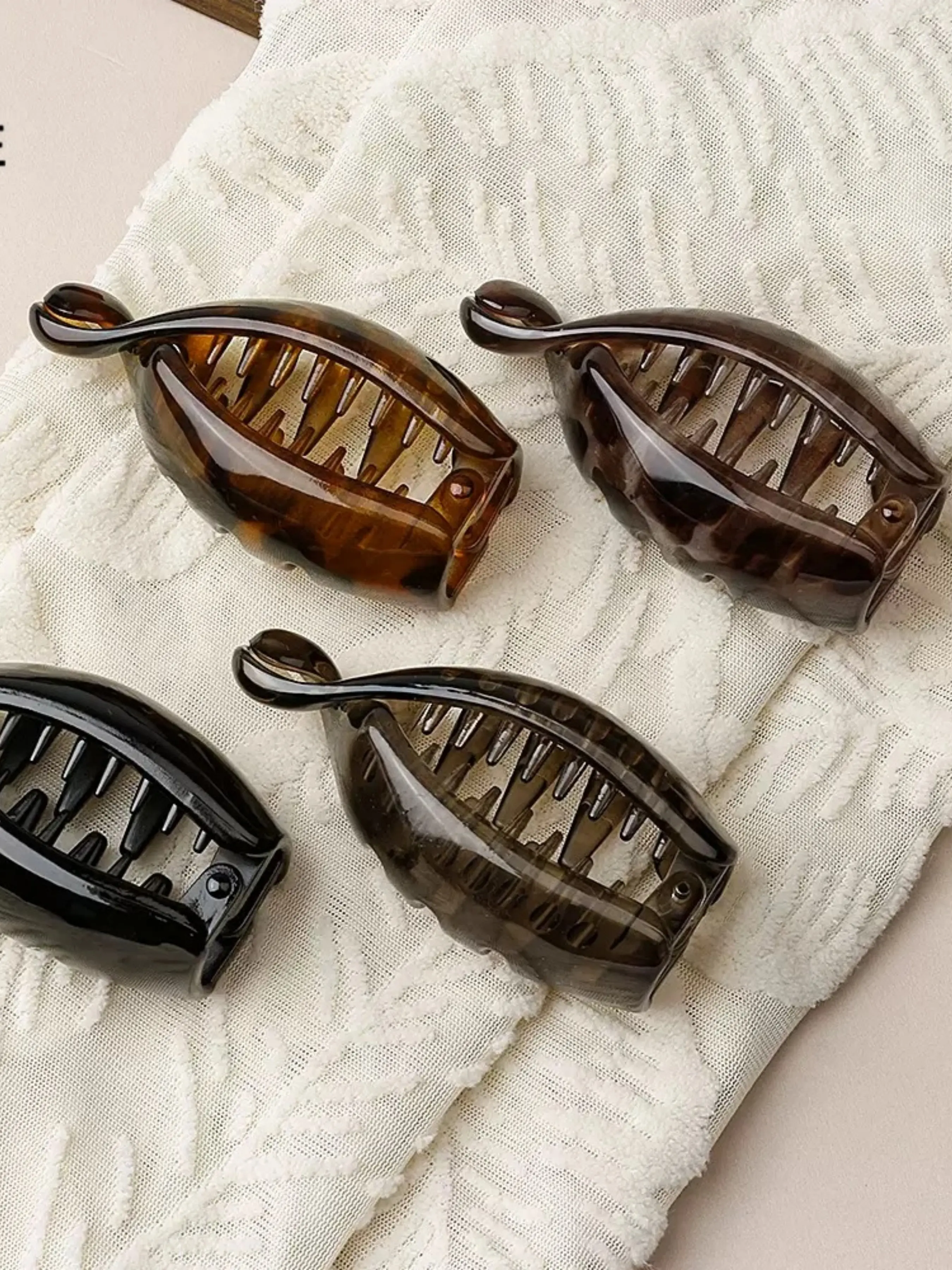 4pcs Matte Banana Clips, Secure High and Low Ponytails, Non-Slip, Perfect for Knitwear, Office Shirts, Casual Dresses, Daily Use