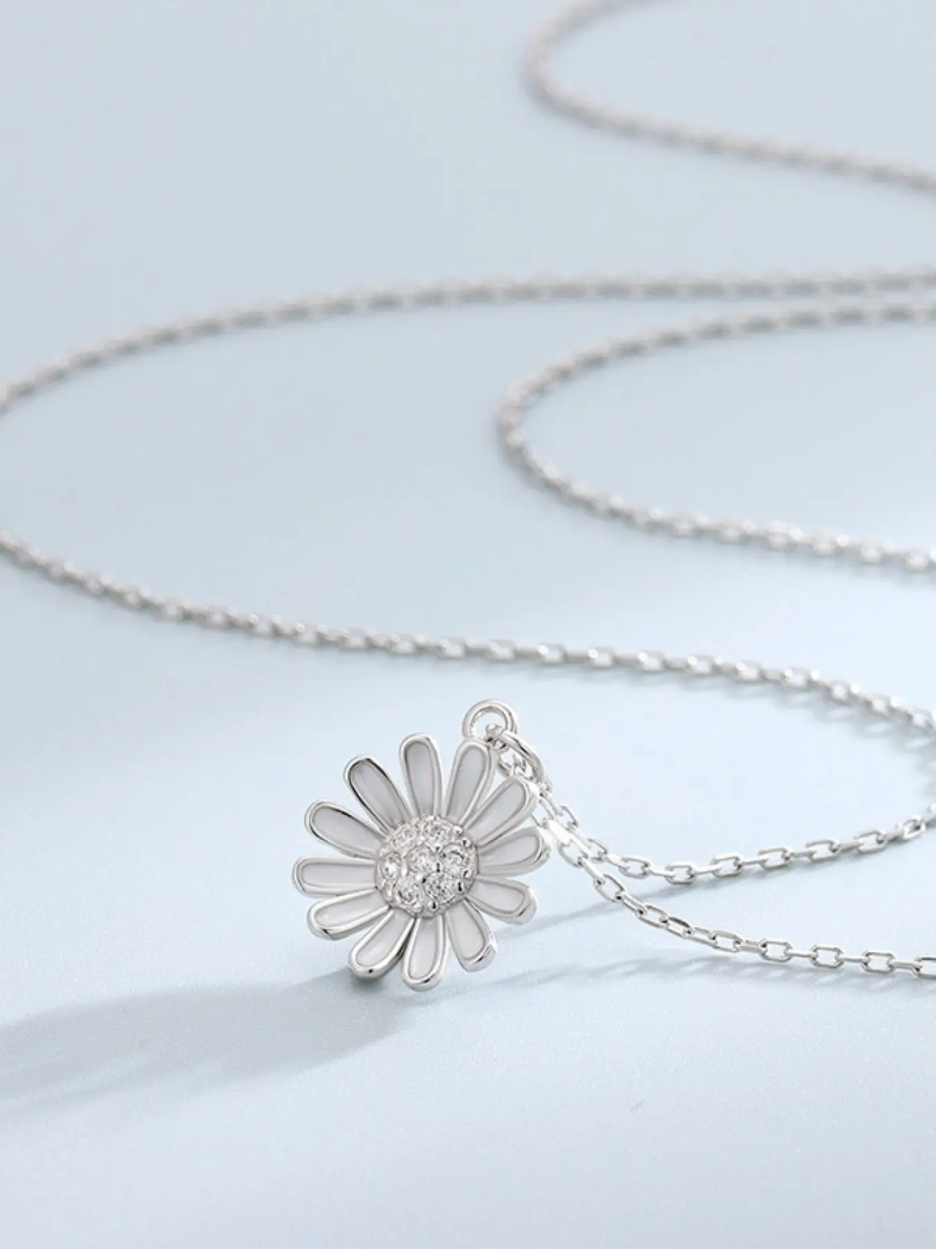 Pure Silver Women's Necklace, Forest Style Resin Daisy Pendant, Korean Minimalist Lockbone Chain, Fairy Tale Charm Jewelry